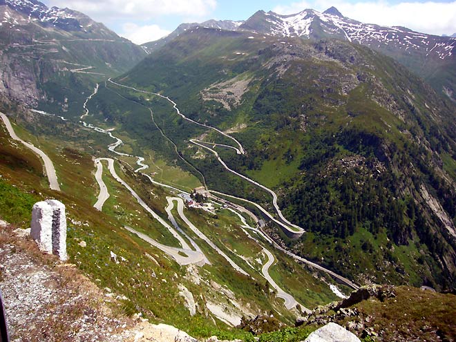 Der Walliser Grimselpass vom Oberwallis Richtung Berner Oberland by Schweizerbergkristalle.